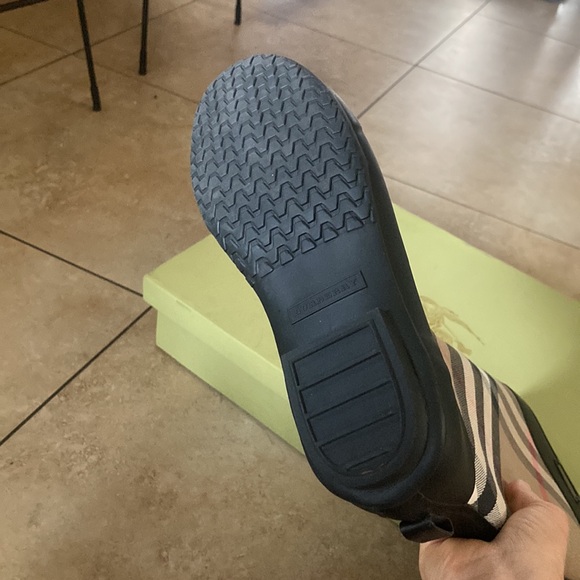 New ♥️ Blueberry rain boot, size 36 - Picture 6 of 6